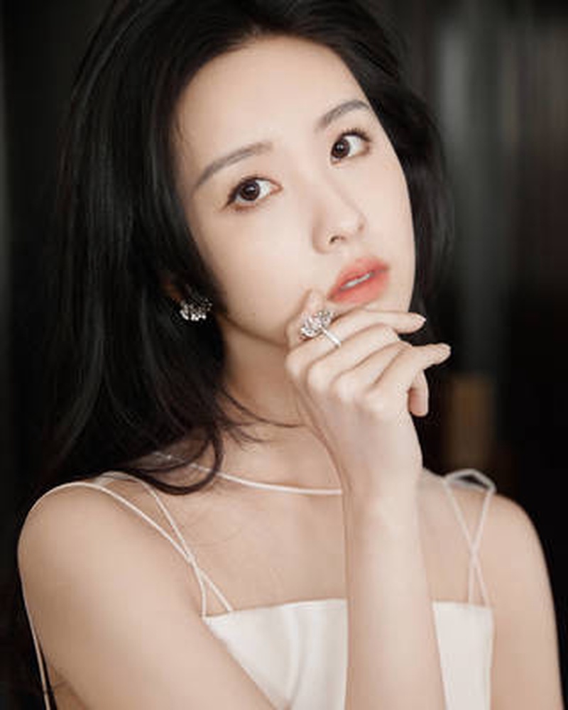 陈都灵